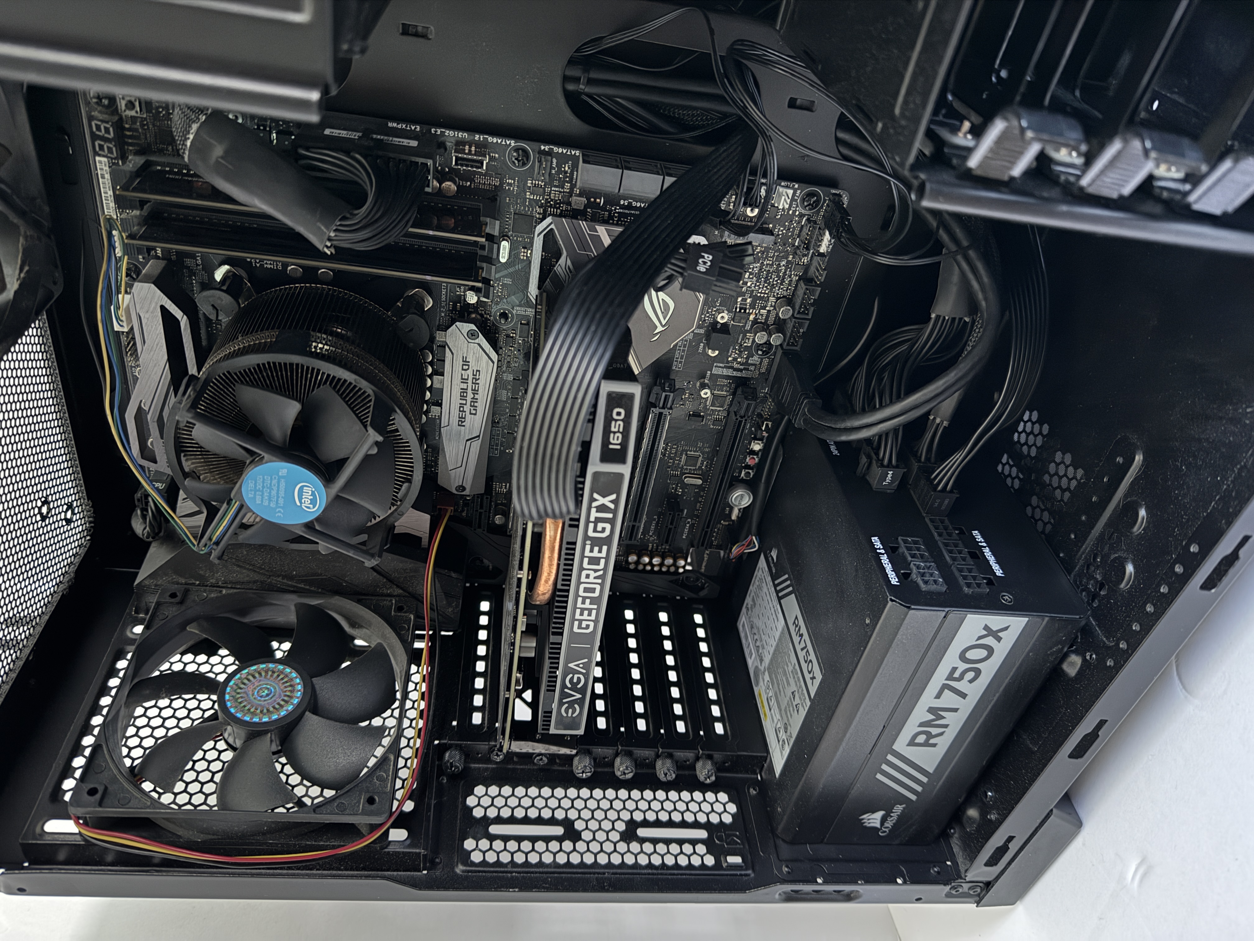 Corsair Nightfall side panel